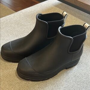 Ugg- Black Ankle Rain Boots. Women’s sz 9
NWT
